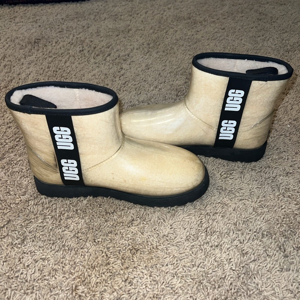 UGG Cream Ankle Boots with Black Trim - Picture 4 of 5